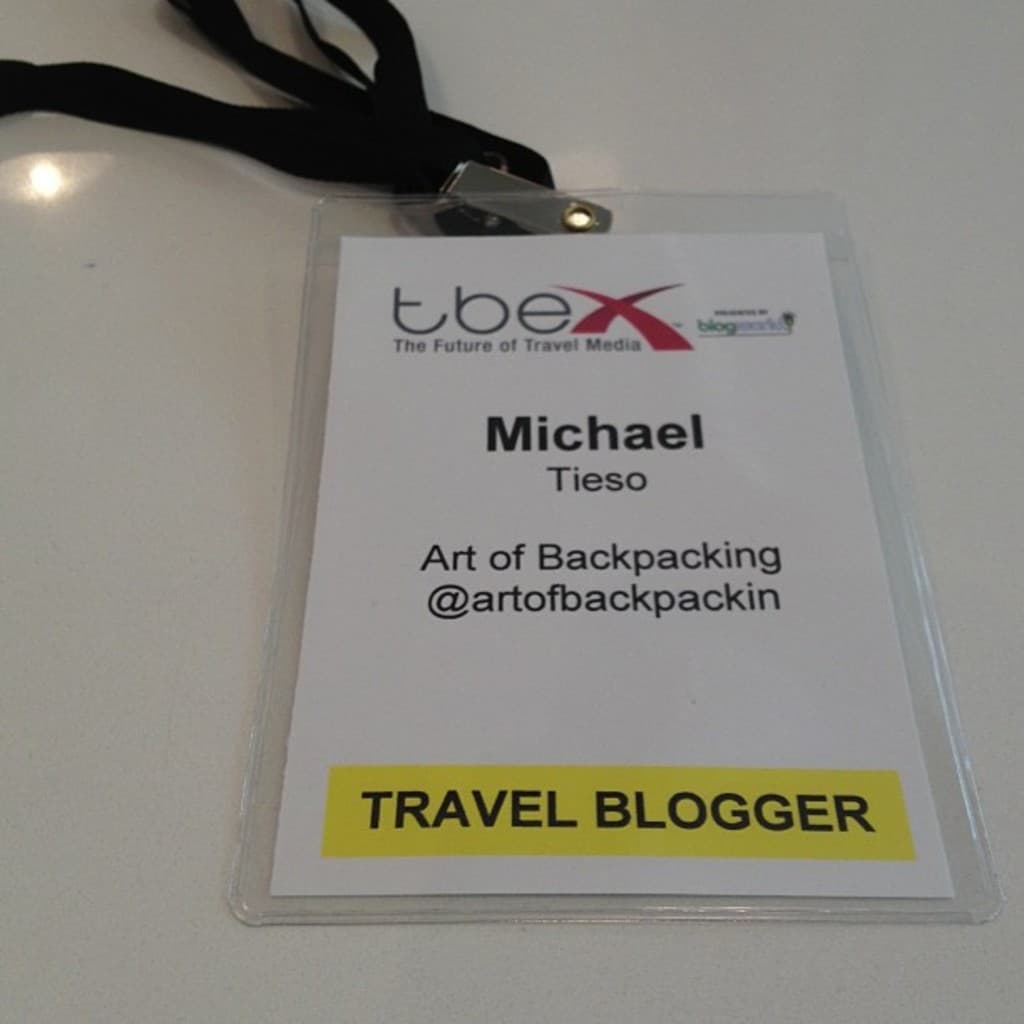 Ein Ausweis für einen Reiseblogger, der ein Foto, Namen und Beruf zeigt.