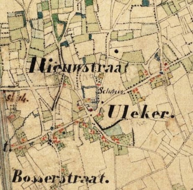 Ein detailliertes altes Stadtplan von Uleker, Deutschland, das Straßen, Gebäude, Sehenswürdigkeiten und Text enthält, der Informationen über die Bevölkerung, Straßen und Sehenswürdigkeiten der Stadt bereitstellt.