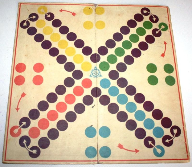 Zwei Männer auf einem Tennisplatz während der Olympischen Spiele 2019, mit einem Banner 'Olympische Spiele 2019 - Ostrodek vs Spale' im Hintergrund.