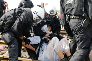Rote S-Bahn-Kupplung - Bundespolizei nimmt Teenager fest