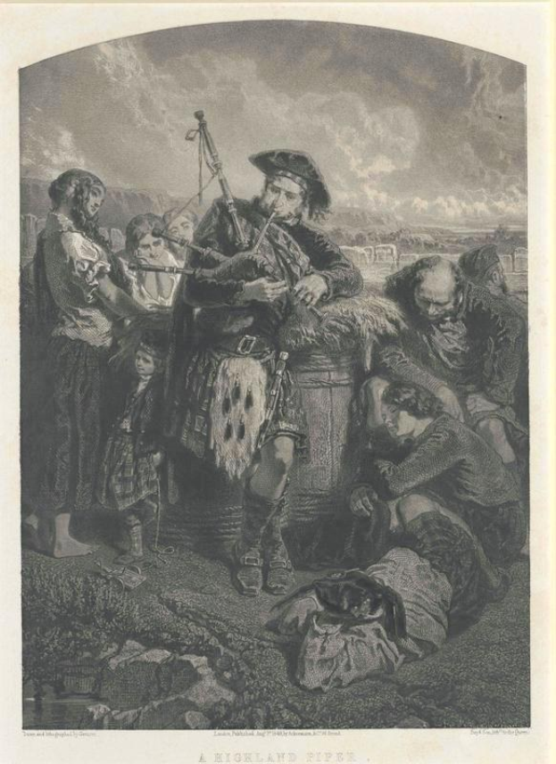 Schwarz-weißes Gravur eines Mannes, der vor einer Gruppe von Menschen unter einem bewölkten Himmel eine Dudelsack spielt, mit dem Text "Ein Highland Pipe" unten.