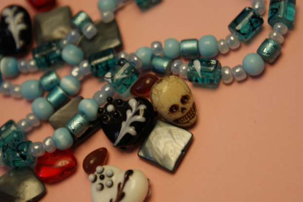 Ein Bild künstlicher Schmuck.