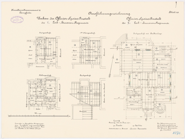 Schwarz-weßer Architekturentwurf des ehemaligen Bundeskanzleramtes, zeigt detaillierte Layout mit Räumen, Fluren und Anmerkungen.