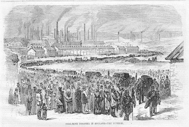 Schwarze und weiße Zeichnung von Menschen vor einer Fabrik mit Häusern und Rauch aus Schornsteinen, beschriftet mit "Kohlebergbau-Katastrophe in England die letzte" unten.
