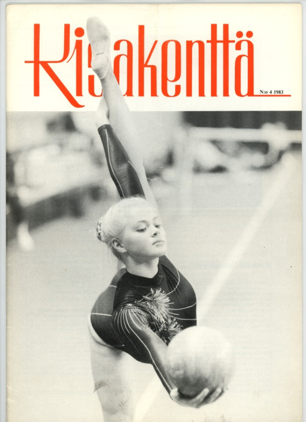 Ein Schwarz-Weiß-Foto einer Frau in einem Einteiler, die Gymnastik auf dem Cover einer Zeitschrift macht, mit ausgestreckten Armen und gebeugten Beinen in einem Bogen, und der Zeitschriften-Titel in fetten weißen Buchstaben oben.
