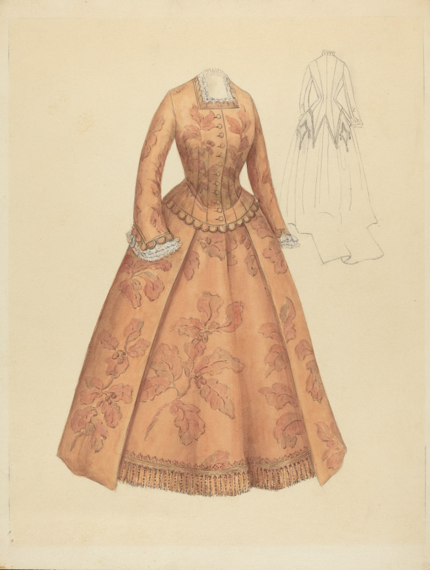 Ein detailliertes Zeichnung eines Kostümdesigns aus dem 18. Jahrhundert mit einem langen Kleid mit floralem Muster, hohem Kragen, vollem Rock und Spitzenbesatz vor einem hellblauen Hintergrund.
